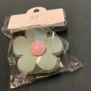 Luca + Grae Flower hair clip